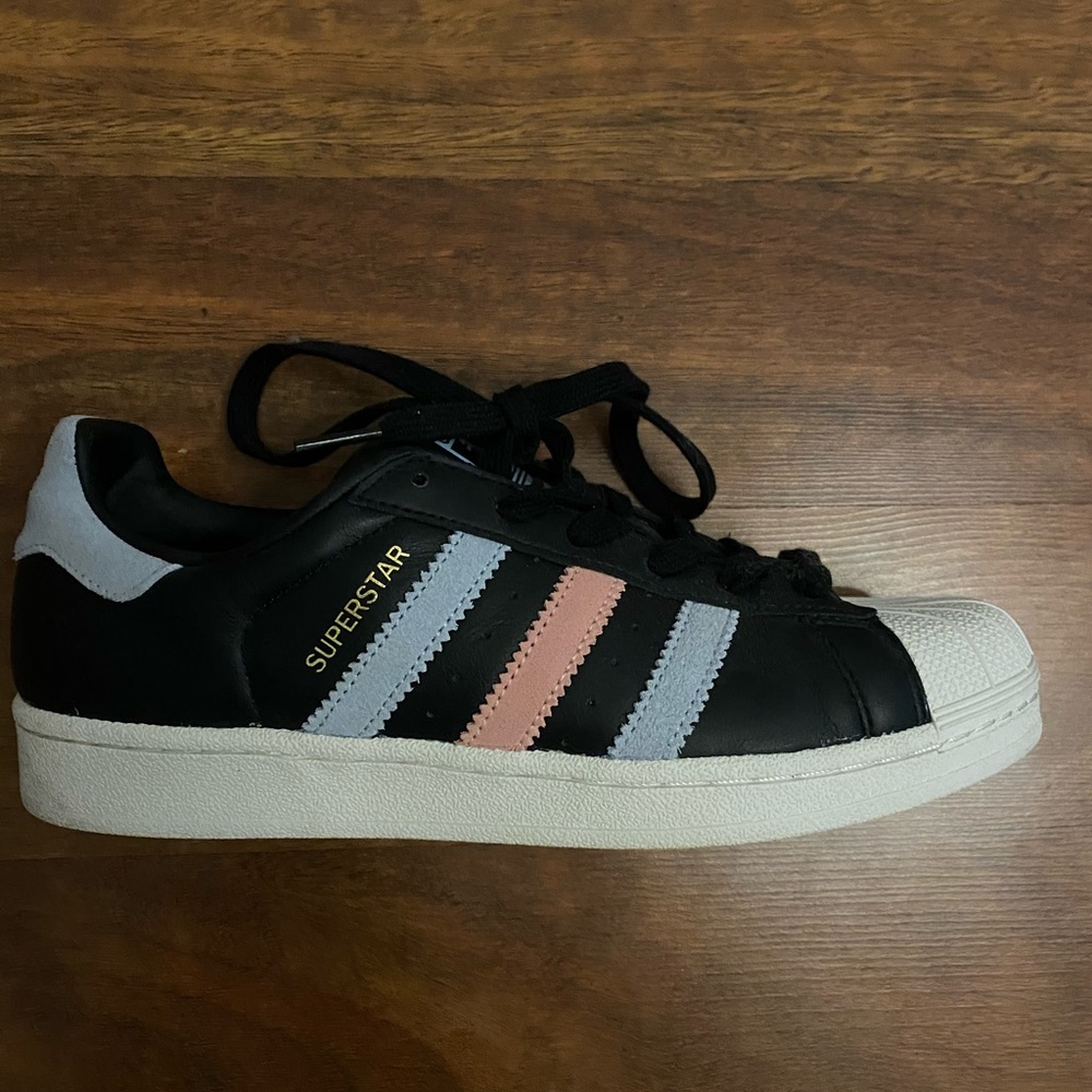 Adidas Sneakers